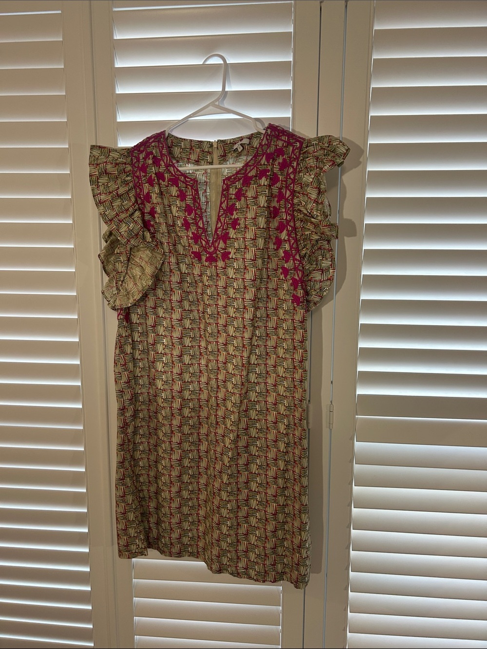 Women’s Pink-Accent Printed Ruffle Sleeve Dress